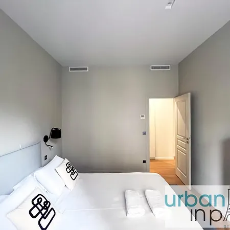 Appartement Urban Flat 119 - Spacious 5 Bedroom Flat In Parijs