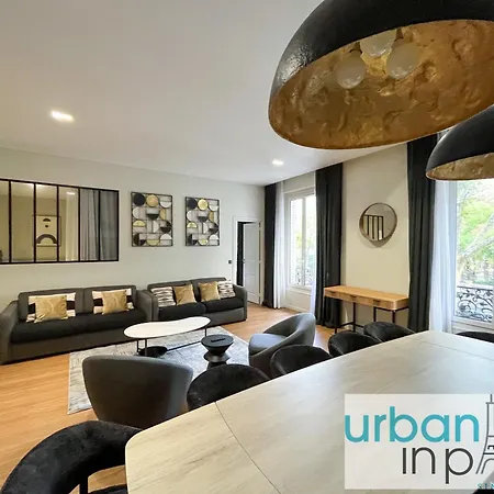 Urban Flat 119 - Spacious 5 Bedroom Flat In *
