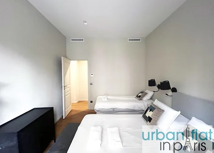 Urban Flat 119 - Spacious 5 Bedroom Flat In * Paris