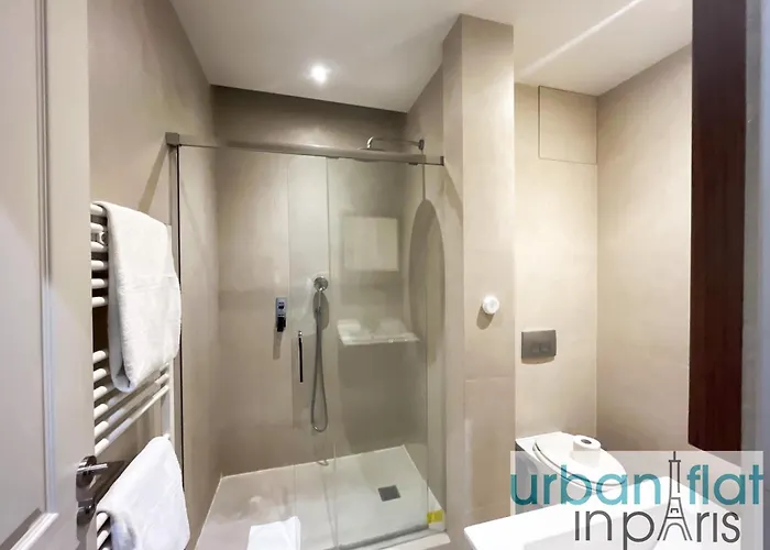 Urban Flat 119 - Spacious 5 Bedroom Flat In