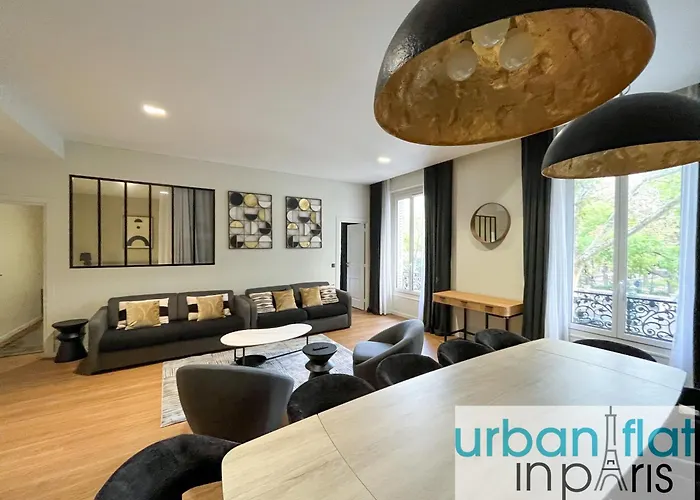 Urban Flat 119 - Spacious 5 Bedroom Flat In *